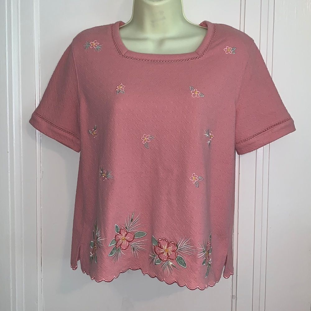 Vtg 90s pink knit embroidered & beaded top